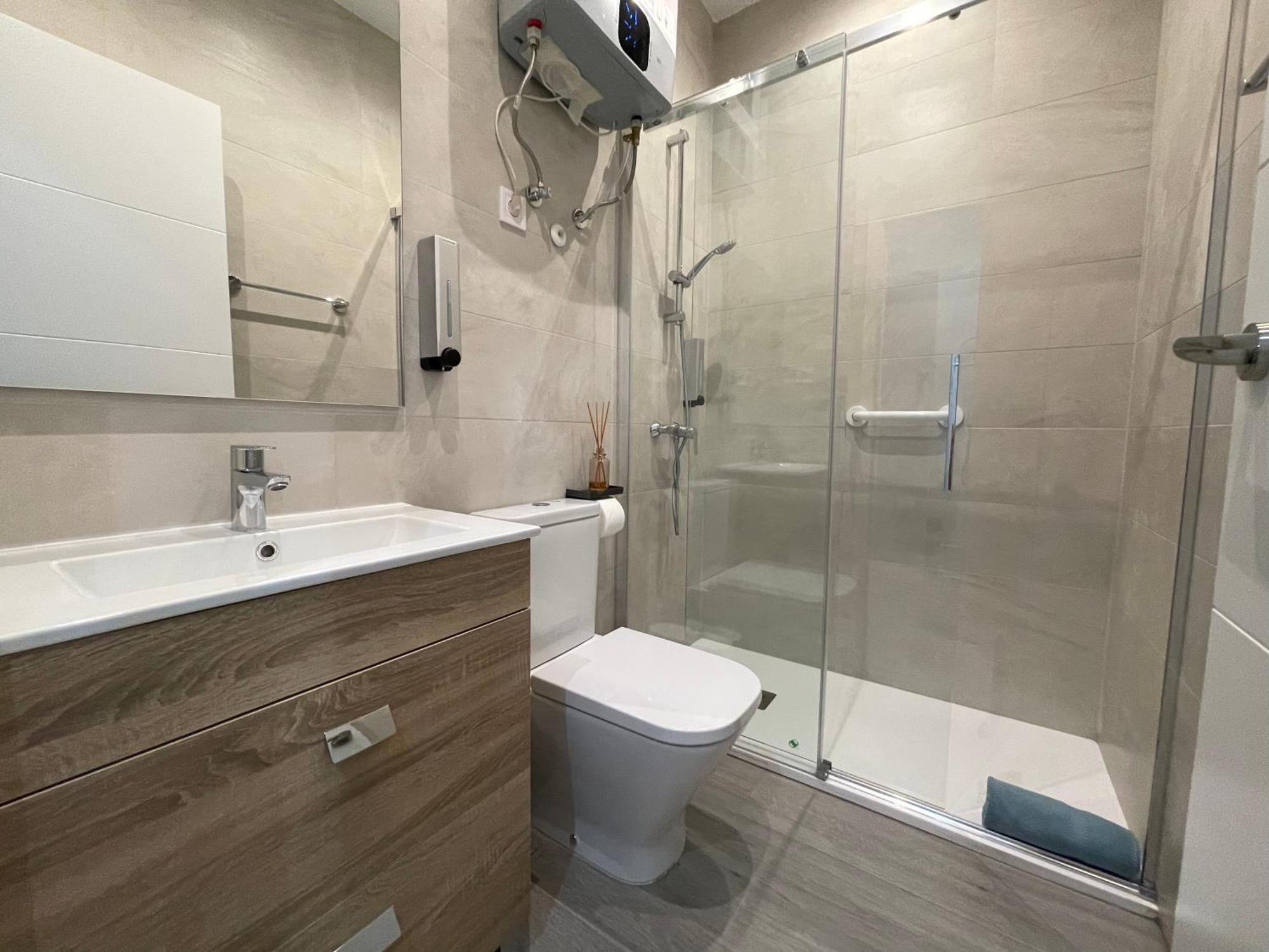 Estudios Nuevos Madrid Centro エクステリア 写真