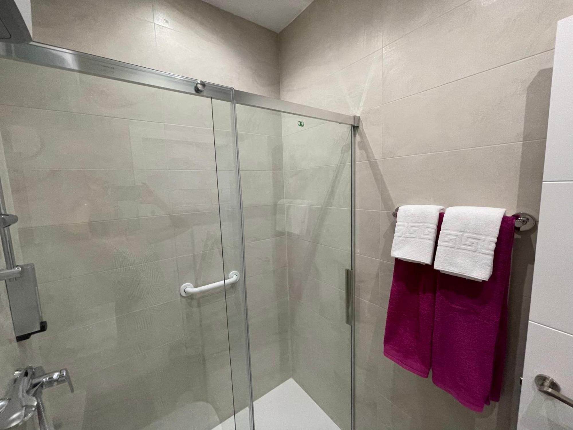 Estudios Nuevos Madrid Centro エクステリア 写真